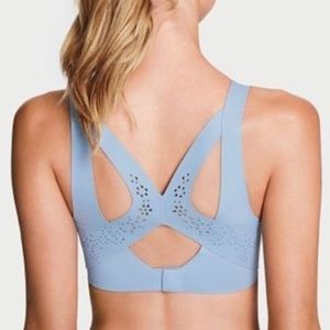 NWT Victoria’s Secret Angel max Sport Bra 32